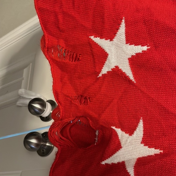New with Tags Wildfox Couture Seeing Stars Lennon Sweater in Red - small - Picture 3 of 4